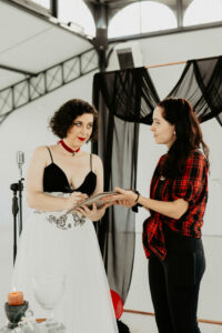 OFFICIANTE-CEREMONIE-LAÏQUE-MARIAGE-INDRE-LOIRE-CHATEAUROUX-TOURS- ORLEANS-BLOIS-BOURGES-36-37-45-41-18