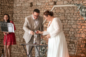 OFFICIANTE-CEREMONIE-LAÏQUE-MARIAGE-INDRE-LOIRE-CHATEAUROUX-TOURS- ORLEANS-BLOIS-BOURGES-36-37-45-41-18