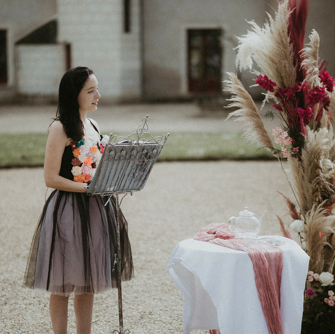 OFFICIANTE-CEREMONIE-LAÏQUE-MARIAGE-INDRE-LOIRE-CHATEAUROUX-TOURS- ORLEANS-BLOIS-BOURGES-36-37-45-41-18
